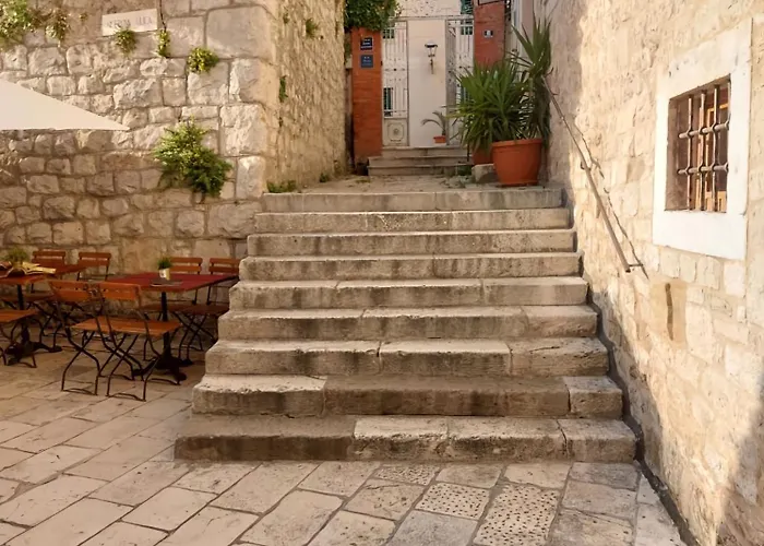 Sunny Terrace 아파트 *