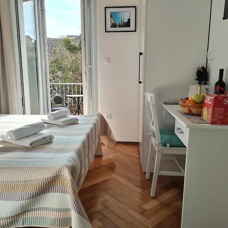 Sunny Terrace דירה